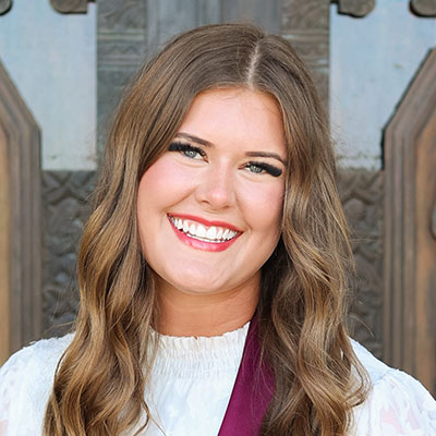 Delaney Brown headshot